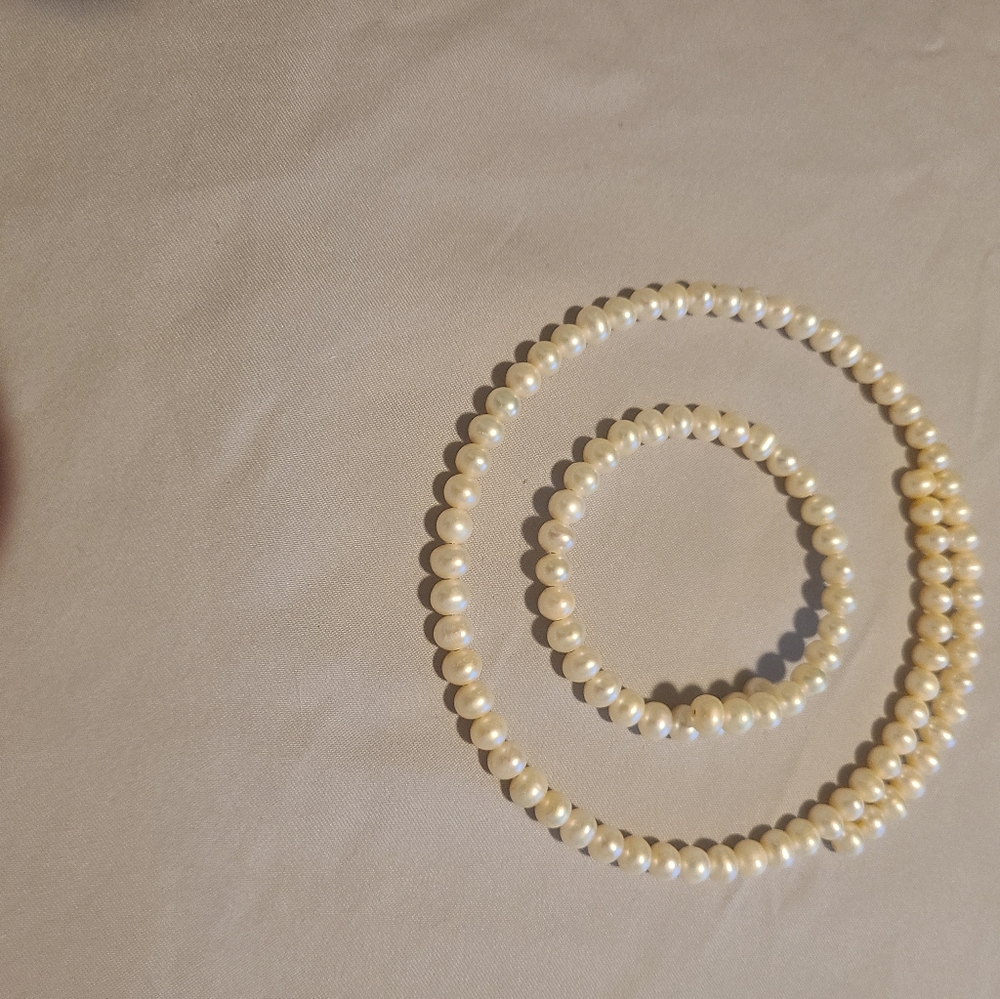pearl choker with matching bracelet
